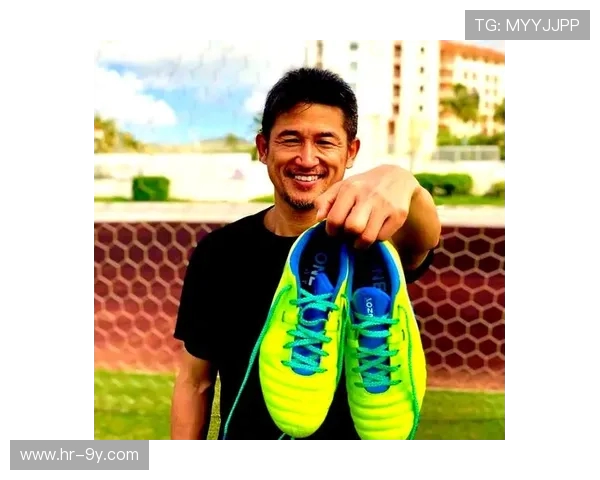 徐亮直播推荐最新足球球鞋，分享穿着体验与比赛表现的全方位解析